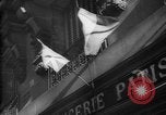 Standbild Feiern an Befreiung von Paris Paris Frankreich, 1944, aus Sekunde 51 historischem Filmmaterial Videoclip 65675055597