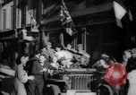 Standbild Feiern an Befreiung von Paris Paris Frankreich, 1944, aus Sekunde 53 historischem Filmmaterial Videoclip 65675055597