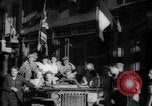 Standbild Feiern an Befreiung von Paris Paris Frankreich, 1944, aus Sekunde 62 historischem Filmmaterial Videoclip 65675055597