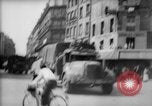 Immagine di Civili parigino Parigi Francia, 1944, secondo 12 filmato di repertorio 65675055598