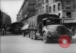 Immagine di Civili parigino Parigi Francia, 1944, secondo 20 filmato di repertorio 65675055598