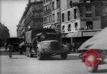 Immagine di Civili parigino Parigi Francia, 1944, secondo 24 filmato di repertorio 65675055598