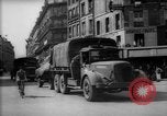 Immagine di Civili parigino Parigi Francia, 1944, secondo 25 filmato di repertorio 65675055598