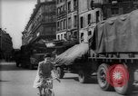 Immagine di Civili parigino Parigi Francia, 1944, secondo 27 filmato di repertorio 65675055598