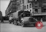 Immagine di Civili parigino Parigi Francia, 1944, secondo 30 filmato di repertorio 65675055598