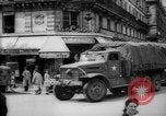 Immagine di Civili parigino Parigi Francia, 1944, secondo 33 filmato di repertorio 65675055598
