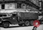 Immagine di Civili parigino Parigi Francia, 1944, secondo 36 filmato di repertorio 65675055598