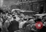 Immagine di Civili parigino Parigi Francia, 1944, secondo 44 filmato di repertorio 65675055598