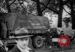 Image gai civils Parisien Paris France, 1944, de la seconde 4 séquences d'archives historiques vidéo 65675055599