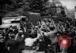 Image gai civils Parisien Paris France, 1944, de la seconde 30 séquences d'archives historiques vidéo 65675055599