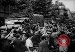 Image gai civils Parisien Paris France, 1944, de la seconde 37 séquences d'archives historiques vidéo 65675055599