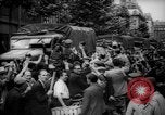 Image gai civils Parisien Paris France, 1944, de la seconde 39 séquences d'archives historiques vidéo 65675055599