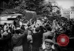 Image gai civils Parisien Paris France, 1944, de la seconde 50 séquences d'archives historiques vidéo 65675055599