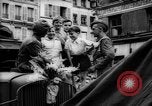 Image gai civils Parisien Paris France, 1944, de la seconde 57 séquences d'archives historiques vidéo 65675055599