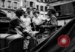 Image gai civils Parisien Paris France, 1944, de la seconde 59 séquences d'archives historiques vidéo 65675055599