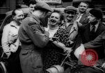 Image civils Parisien Paris France, 1944, de la seconde 19 séquences d'archives historiques vidéo 65675055600
