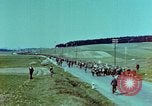Image Des civils allemands et soldat allemand Prisonniers près de Pilsen Pilsen Tchécoslovaquie, 1945, de la seconde 12 séquences d'archives historiques vidéo 65675055605