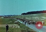 Image Des civils allemands et soldat allemand Prisonniers près de Pilsen Pilsen Tchécoslovaquie, 1945, de la seconde 17 séquences d'archives historiques vidéo 65675055605