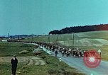 Image Des civils allemands et soldat allemand Prisonniers près de Pilsen Pilsen Tchécoslovaquie, 1945, de la seconde 18 séquences d'archives historiques vidéo 65675055605
