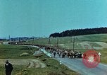 Image Des civils allemands et soldat allemand Prisonniers près de Pilsen Pilsen Tchécoslovaquie, 1945, de la seconde 22 séquences d'archives historiques vidéo 65675055605