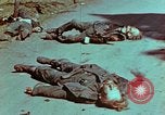 Immagine di Soldati tedeschi uccisi dai cechi a Pilsen Pilsen Cecoslovacchia, 1945, secondo 31 filmato di repertorio 65675055606
