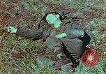Immagine di Soldati tedeschi uccisi dai cechi a Pilsen Pilsen Cecoslovacchia, 1945, secondo 61 filmato di repertorio 65675055606