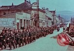 Immagine di Truppe tedesche in marcia ad arrendersi agli Alleati occidentali Pilsen Cecoslovacchia, 1945, secondo 10 filmato di repertorio 65675055608