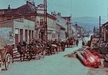 Immagine di Truppe tedesche in marcia ad arrendersi agli Alleati occidentali Pilsen Cecoslovacchia, 1945, secondo 38 filmato di repertorio 65675055608