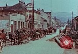 Immagine di Truppe tedesche in marcia ad arrendersi agli Alleati occidentali Pilsen Cecoslovacchia, 1945, secondo 39 filmato di repertorio 65675055608