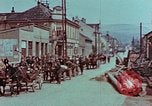 Immagine di Truppe tedesche in marcia ad arrendersi agli Alleati occidentali Pilsen Cecoslovacchia, 1945, secondo 42 filmato di repertorio 65675055608