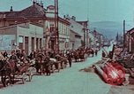 Immagine di Truppe tedesche in marcia ad arrendersi agli Alleati occidentali Pilsen Cecoslovacchia, 1945, secondo 43 filmato di repertorio 65675055608
