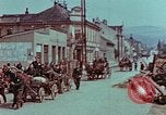 Immagine di Truppe tedesche in marcia ad arrendersi agli Alleati occidentali Pilsen Cecoslovacchia, 1945, secondo 49 filmato di repertorio 65675055608