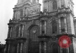 Image cortège funèbre Vichy France, 1943, de la seconde 26 séquences d'archives historiques vidéo 65675055610