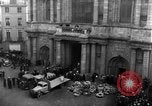 Image cortège funèbre Vichy France, 1943, de la seconde 28 séquences d'archives historiques vidéo 65675055610