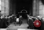 Image cortège funèbre Vichy France, 1943, de la seconde 30 séquences d'archives historiques vidéo 65675055610