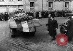 Image cortège funèbre Vichy France, 1943, de la seconde 44 séquences d'archives historiques vidéo 65675055610