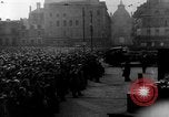Image cortège funèbre Vichy France, 1943, de la seconde 61 séquences d'archives historiques vidéo 65675055610