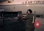 Image C-141A Starlifter aéronefs Philippines, 1979, de la seconde 27 séquences d'archives historiques vidéo 65675055616