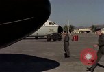 Image C-141A Starlifter aéronefs Philippines, 1979, de la seconde 26 séquences d'archives historiques vidéo 65675055618