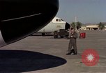 Image C-141A Starlifter aéronefs Philippines, 1979, de la seconde 30 séquences d'archives historiques vidéo 65675055618
