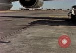 Image C-141A Starlifter aéronefs Philippines, 1979, de la seconde 40 séquences d'archives historiques vidéo 65675055618