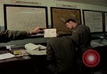 Standbild Abfüllung von Flight Plan Philippinen, 1979, aus Sekunde 5 historischem Filmmaterial Videoclip 65675055619