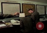 Standbild Abfüllung von Flight Plan Philippinen, 1979, aus Sekunde 6 historischem Filmmaterial Videoclip 65675055619