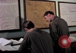 Standbild Abfüllung von Flight Plan Philippinen, 1979, aus Sekunde 24 historischem Filmmaterial Videoclip 65675055619