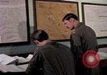 Standbild Abfüllung von Flight Plan Philippinen, 1979, aus Sekunde 27 historischem Filmmaterial Videoclip 65675055619