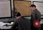 Standbild Abfüllung von Flight Plan Philippinen, 1979, aus Sekunde 33 historischem Filmmaterial Videoclip 65675055619