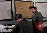 Standbild Abfüllung von Flight Plan Philippinen, 1979, aus Sekunde 35 historischem Filmmaterial Videoclip 65675055619