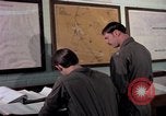 Standbild Abfüllung von Flight Plan Philippinen, 1979, aus Sekunde 37 historischem Filmmaterial Videoclip 65675055619