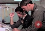 Standbild Abfüllung von Flight Plan Philippinen, 1979, aus Sekunde 60 historischem Filmmaterial Videoclip 65675055619