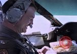 Standbild Maschinen am Bedienfeld Philippinen, 1979, aus Sekunde 61 historischem Filmmaterial Videoclip 65675055624